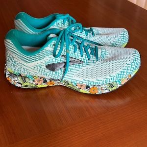 Brooks Revel 3 Tropical edition running shoe